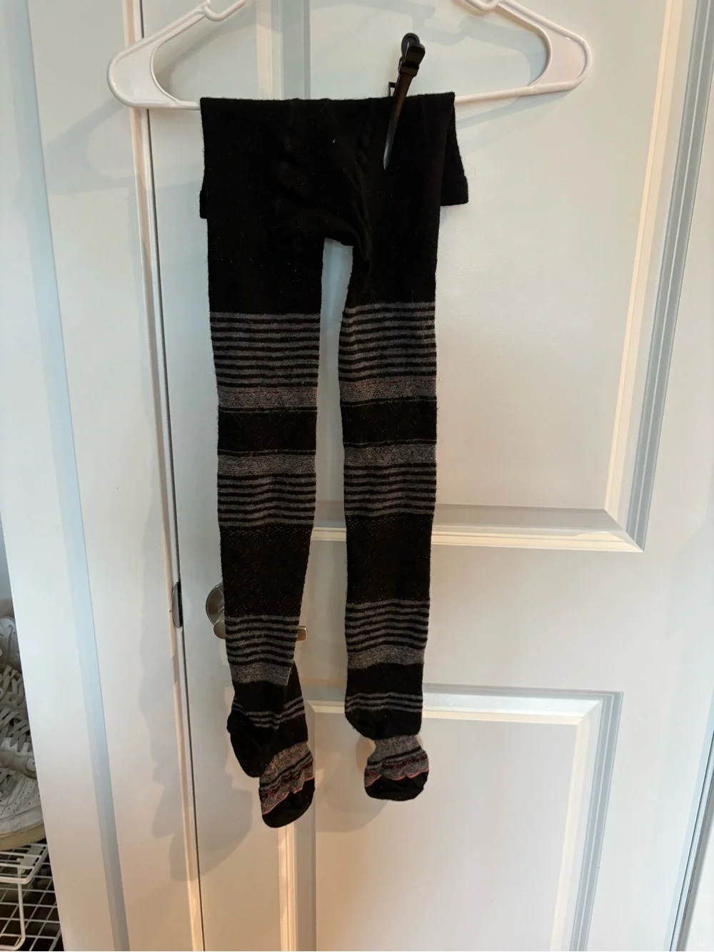 Smartwool Men’s Black and Gray Striped Athletic Socks